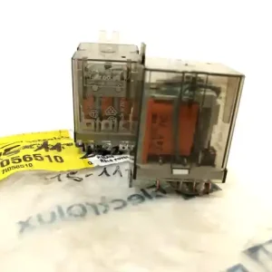 2x FINDER Leistungsrelais 60.63.8.230.010A 3CO ELECTROLUX ZANUSSI BREMA Relais Heißes Angebot